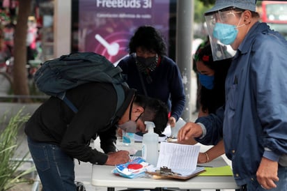 López Obrador propuso la fecha del 6 de junio de 2021, cuando se elegirán 21,000 cargos de elección popular entre gubernaturas estatales, ayuntamientos y diputados, para plantear la siguiente pregunta. (ARCHIVO)