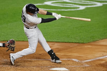 Luke Voit pegó dos cuadrangulares y produjo cinco carreras en la paliza de los Yanquis 20-6 sobre los Azulejos.