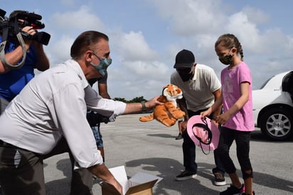 En Florida estiman que van 55 mil casos de niños, de los cuales 9 han sido mortales. (EFE) 