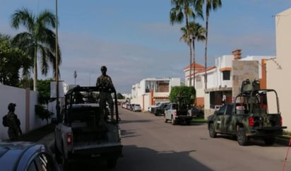 La información que se conoce, es que a las líneas de emergencia se notificó de la presencia de personas armadas en uno de los fraccionamientos privados que se ubican a espaldas del corredor comercial de agencias de autos y un gran centro comercial.
(ESPECIAL)