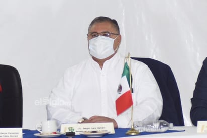 El secretario del Ayuntamiento de Torreón, Sergio Lara Galván, afirmó que el Gobierno Federal debe de aumentar los montos del fondo de fortalecimiento a la seguridad pública de municipios, esto en lugar de desaparecerlos como se pretende en el proyecto de presupuesto de egresos 2021 que se ha presentado de parte de la Secretaría de Hacienda.
(JESÚS GALINDO)