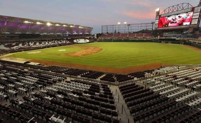 La Liga Mexicana del Pacífico dio a conocer ayer que sus cuatro plazas del estado de Sinaloa, podrán recibir aficionados en los estadios, con un aforo reducido, por lo que los fanáticos mexicanos sí tendrán oportunidad de vivir desde las gradas, el beisbol profesional. (ARCHIVO)