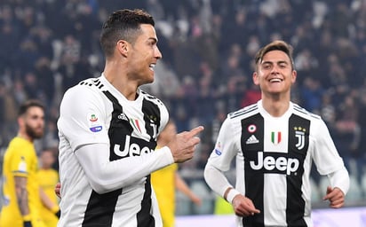 Cristiano Ronaldo (i) y Paulo Dybala son piezas fundamentales en el ataque de la 'Juve'. (ARCHIVO)