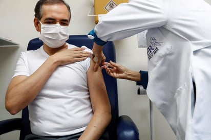 Esta semana, Brasil también autorizó a la farmacéutica AstraZeneca y a la Universidad de Oxford doblar hasta los 10 mil el número de voluntarios.