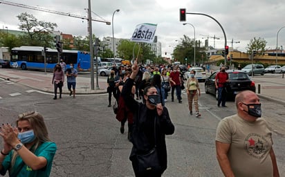 Vecinos de la zona sur de Madrid argumentaron que las medidas son discriminatorias. (AP) 