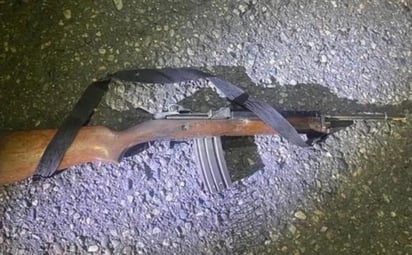 Al responder la agresión, los oficiales abatieron al delincuente, al que se le encontró un rifle .30 milímetros.
(ESPECIAL)