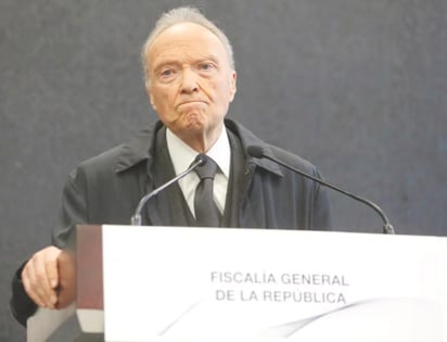 Durante su participación en la presentación del informe del caso Ayotzinapa, en Palacio Nacional, a seis años de la desaparición de los 43 normalistas, Gertz Manero afirmó que Zerón de Lucio se convirtió en el principal orquestador de “toda esta mentira y falsedades” de la llamada verdad histórica, llevando acabo diligencias reprobables y sin ningún control legal.
(ARCHIVO)