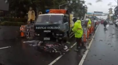 El motociclista salió ileso (CAPTURA)