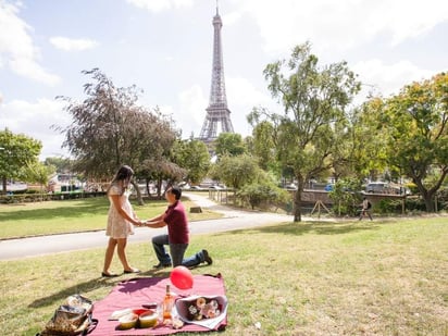 Probablemente luego del confinamiento debido a la pandemia del COVID-19, muchas parejas han decidido tomarse unas vacaciones aprovechando las próximas celebraciones. (ESPECIAL)
