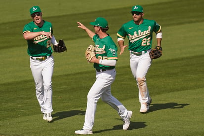 Atléticos de Oakland derrotó 5-3 a Medias Blancas de Chicago en el segundo juego de la serie ante Medias Blancas. (AP)