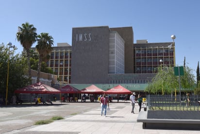 Llaman a los pensionados mayores de 60 años a no acudir a los bancos el mismo día de pago. (EL SIGLO DE TORREÓN)