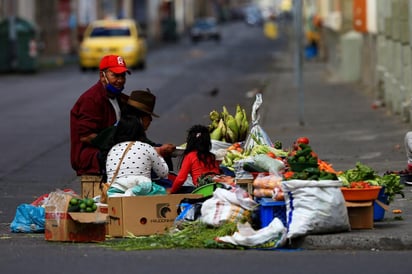 Ecuador registró este lunes 141,339 casos positivos por la COVID-19, 305 nuevos en las últimas 24 horas, y 11,681 fallecidos, entre confirmados y probables por la enfermedad, indicó el Ministerio de Salud Pública en su parte oficial diario. (ARCHIVO) 