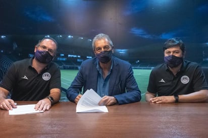 El Mazatlán del fútbol mexicano, penúltimo de la clasificación del torneo Apertura 2020 del fútbol mexicano, anunció este lunes a Tomás Boy como su entrenador para el resto de la temporada, en sustitución de Francisco Palencia. (CORTESÍA)