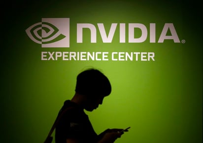 El fabricante de microprocesadores gráficos Nvidia planea construir la computadora más rápida de Gran Bretaña capaz de ayudar a encontrar curas para diversas enfermedades, incluido el COVID-19. (ARCHIVO) 