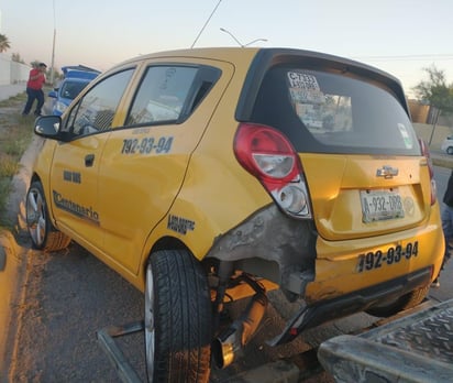 En el accidente participaron David Ulises, de 35 años de edad, conductor de un taxi de la marca Chevrolet línea Spark en color amarillo modelo 2014 de la base Centenarios y David Alejandro de 28 años de edad, conductor de un vehículo de la marca Nissan línea Versa, en color plata modelo 2019.
(EL SIGLO DE TORREÓN)