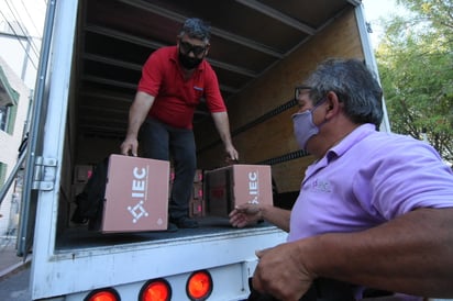 Los paquetes electorales llegaron custodiados por elementos de la Policía Estatal de Coahuila.