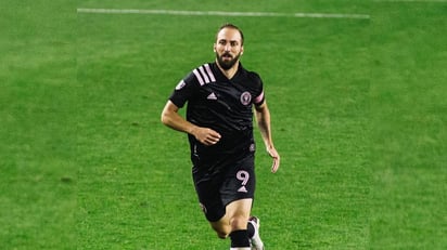 Gonzalo Higuaín logró su primer gol en la MLS, de tiro libre a los 81 minutos, y el Inter de Miami superó el miércoles 2-1 a los Red Bulls de Nueva York. (ESPECIAL)
