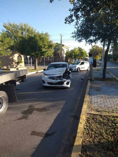 Del choque las autoridades no reportaron personas lesionadas, únicamente los daños materiales. (EL SIGLO DE TORREÓN)