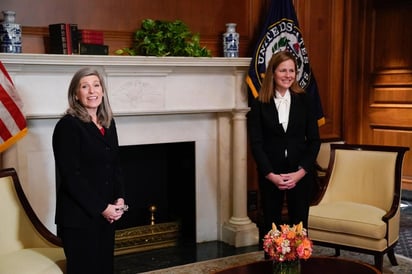 Coney Barrett señaló que jamás ocupará el lugar de Ruth Bader Ginsburg. (ARCHIVO) 