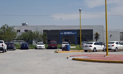 El cuerpo fue enviado a las instalaciones del Semefo para la necropsia de ley. (EL SIGLO DE TORREÓN)