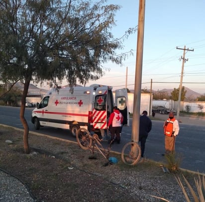 El joven afectado fue identificado como Daniel Israel, de 23 años de edad, quien circulaba a bordo de una bicicleta de montaña de color negro.
(EL SIGLO DE TORREÓN)