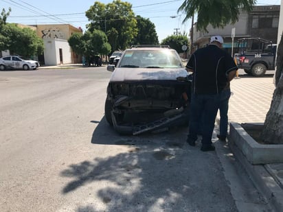 Los primeros peritajes indicaron que una camioneta Jeep Cherokee, color guinda, modelo 1998, que era conducida por un hombre de 82 años de edad, se desplazaba de sur a norte por la avenida Aldama.

(EL SIGLO DE TORREÓN)