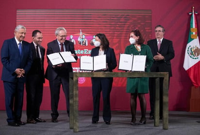 López Obrador aseguró que con estos acuerdos México será de los primeros países en contar con la vacuna. (TWITTER)