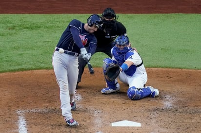 Freddie Freeman conectó un cuadrangular y produjo tres carreras, en el triunfo de Bravos 8-7 sobre Dodgers. (AP)