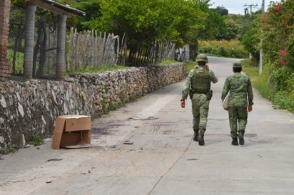 Los reporteros contaron que en los mensajes y llamadas se les amenazó de muerte.