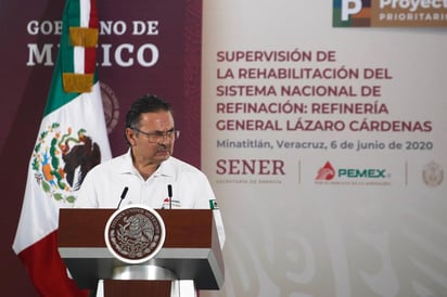 El director de Petróleos Mexicanos, Octavio Romero, aseguró este miércoles que la compañía estatal es una unidad 'generadora de ingresos, no de gastos', la entidad productiva más grande del país y el principal contribuyente de la hacienda pública federal, pese a que arrastra una multimillonaria deuda. (ARCHIVO)