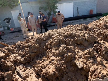 Estuvo a punto de morir sepultado cuando se encontraba en el fondo de una zanja de 5 metros de profundidad. (EL SIGLO DE TORREÓN)