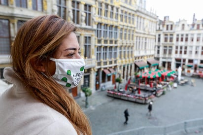 Bélgica anunció este viernes un toque de queda entre la medianoche y las cinco de la mañana y el cierre durante un mes de todas las cafeterías y restaurantes para intentar frenar la escalada de casos de coronavirus, que le sitúan como segundo país con más incidencia de COVID-19 de la Unión Europea. (ARCHIVO) 