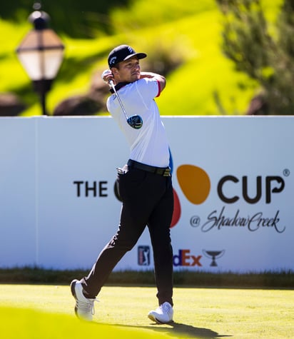 Xander Schauffele tuvo una gran segunda ronda de -8, para colocarse en la cima del tablero con -14 y una ventaja de tres golpes. (AP)