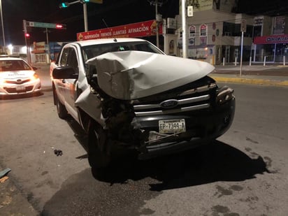 Los daños materiales del aparatoso accidente vial se estimaron en 100 mil pesos; no hay personas lesionadas. (EL SIGLO DE TORREÓN)