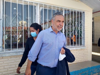 El dirigente del Comité Nacional de Morena, Alfonzo Ramírez Cuéllar estuvo también en el municipio de San Pedro, dentro del recorrido que hace por La Laguna para acompañar a los candidatos.
(EL SIGLO DE TORREÓN)