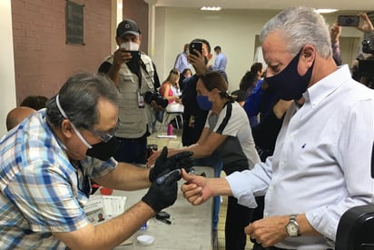 Cuestionado por medios de comunicación durante este lunes, Zermeño señaló que el hecho de que casi el 40 por ciento de los electores hayan votado en medio de la pandemia sigue sin ser “positivo”, desde su perspectiva se trató de “desinterés” en general. (EL SIGLO DE TORREÓN)