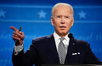 Biden tiene no solo el apoyo de una mayoría de los posibles votantes, sino también una ventaja sustancial sobre el candidato republicano, que busca la reelección. (ARCHIVO)