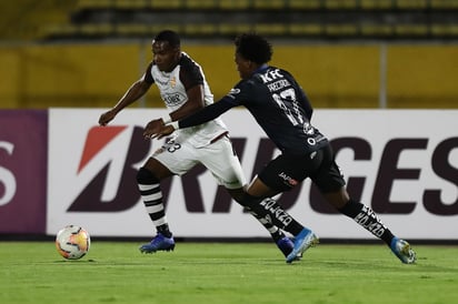 Independiente del Valle se impuso 2-0 al Barcelona, y se metió como segundo lugar de grupo a octavos de final de la Copa Libertadores. (EFE)