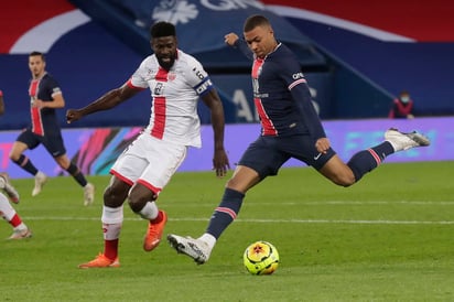 Kylian Mbappé anotó dos goles en el triunfo de PSG 4-0 sobre Dijon.