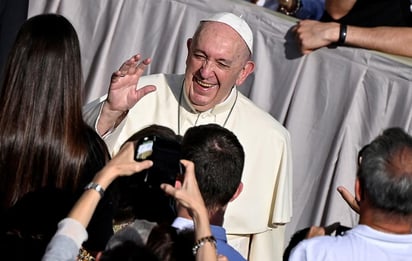 El papa Francisco sigue transformando el colegio cardenalicio para representar una Iglesia mas universal en el próximo cónclave para elegir al nuevo pontífice y hoy anunció 13 nuevos cardenales, 9 de ellos electores, procedentes, algunos italianos de la Curia, pero también de diferentes rincones del mundo. (ARCHIVO)