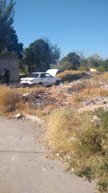 El hallazgo ocurrió cerca de las 9:30 horas sobre la calle Héroes de Nacozari, frente a las vías del ferrocarril. (EL SIGLO DE TORREÓN)