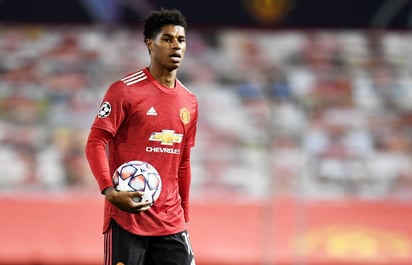 Marcus Rashford, el héroe de los niños desfavorecidos en Inglaterra, mostró su faceta goleadora dentro del campo y ayudó con tres dianas al abultado triunfo del Manchester United contra el RB Leipzig (5-0). (ARCHIVO)