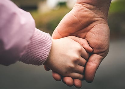 El hombre se excusa en que llevaba años sin ver a su hija, por eso no notó la diferencia. (INTERNET)