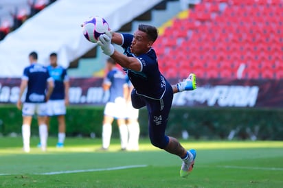 En un partido de baja intensidad, este sábado el Puebla de Juan Reynoso sacó la victoria por la mínima en el Estadio Jalisco para así mantenerse con vida rumbo a la última fecha del torneo. (ARCHIVO)