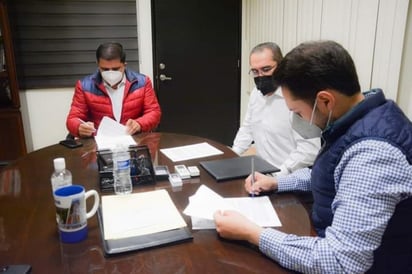 El alcalde de Lerdo firmó un convenio con el director general del CECyTE Durango para construir un plantel en La Loma.