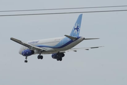 La aerolínea mexicana Interjet canceló sus vuelos por lo menos durante dos días por problemas de liquidez y por mantenimiento de su flota, pero prometió que las operaciones se reanudarían el martes. (ARCHIVO)