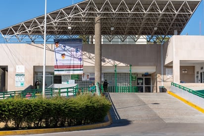 Al retirar la zona de tococirugía del IMSS de la clínica Uno, alejan de zonas de contagio a madres que van a dar a luz y a sus bebés. (EL SIGLO DE TORREÓN) 