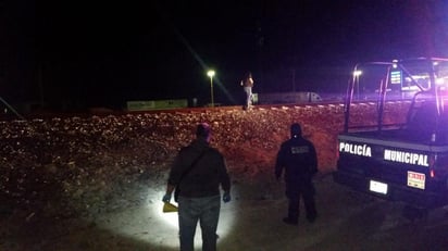 La víctima presentaba múltiples golpes con las características de un atropellamiento por el tren.
(EL SIGLO DE TORREÓN)