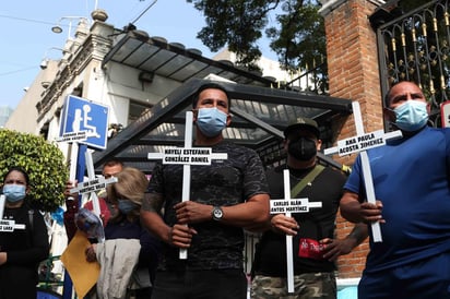 Padres de los 49 niños muertos en el incendio de la guardería ABC tomaron este viernes el edificio de la Secretaría mexicana de Gobernación (Segob) para exigir justicia a 11 años del hecho, ocurrido el 5 de junio de 2009 en el norteño estado de Sonora. (EL UNIVERSAL)