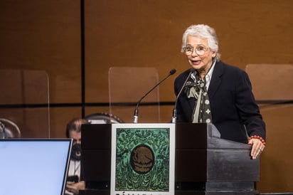 La titular de la Secretaría de Gobernación (Segob), Olga Sánchez Cordero, y el subsecretario de Derechos Humanos, Alejandro Encinas, dialogaron con la señora Silvia Castillo Hernández y la familia Cuello-Alemán. (ARCHIVO)